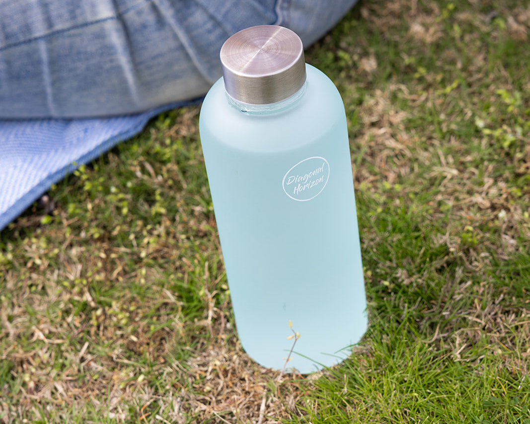 750ml borosilicate glass water bottle - BPA-free and dishwasher safe