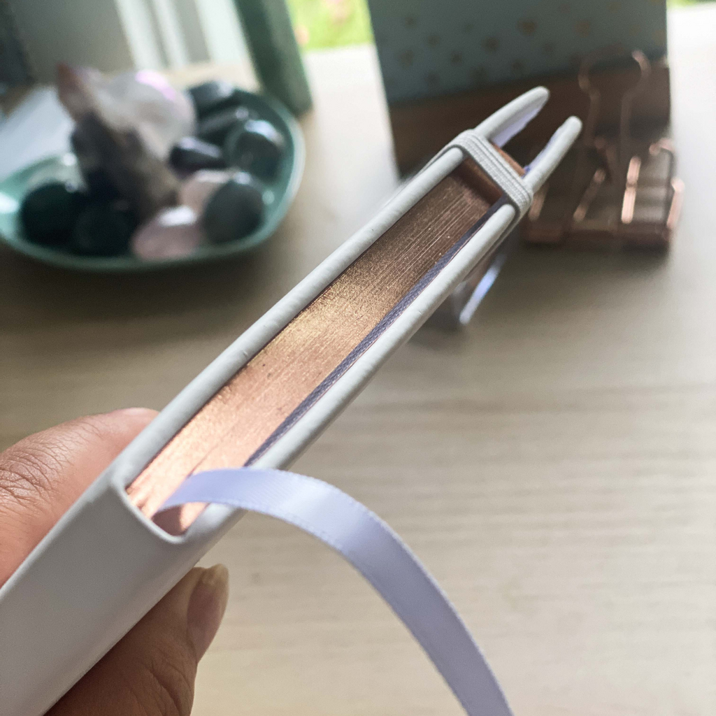 Diagonal Horizon Notebook with pen - [collection_type]