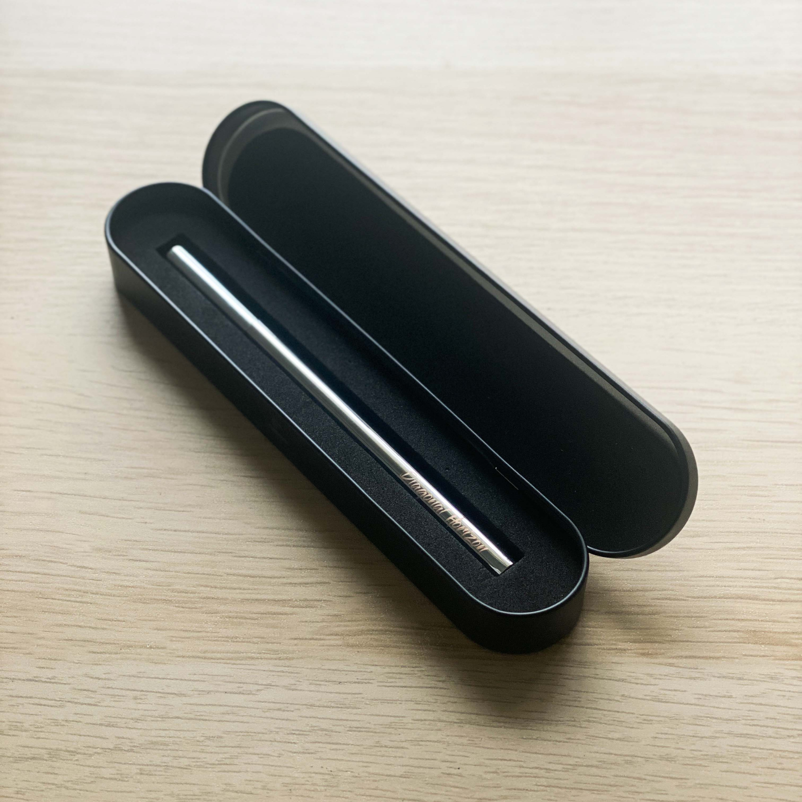Diagonal Horizon Gunmetal Slick - Roller black ink pen - [collection_type]