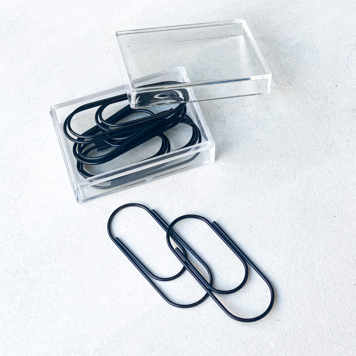 Diagonal Horizon Black Jumbo Paper Clip - [collection_type]